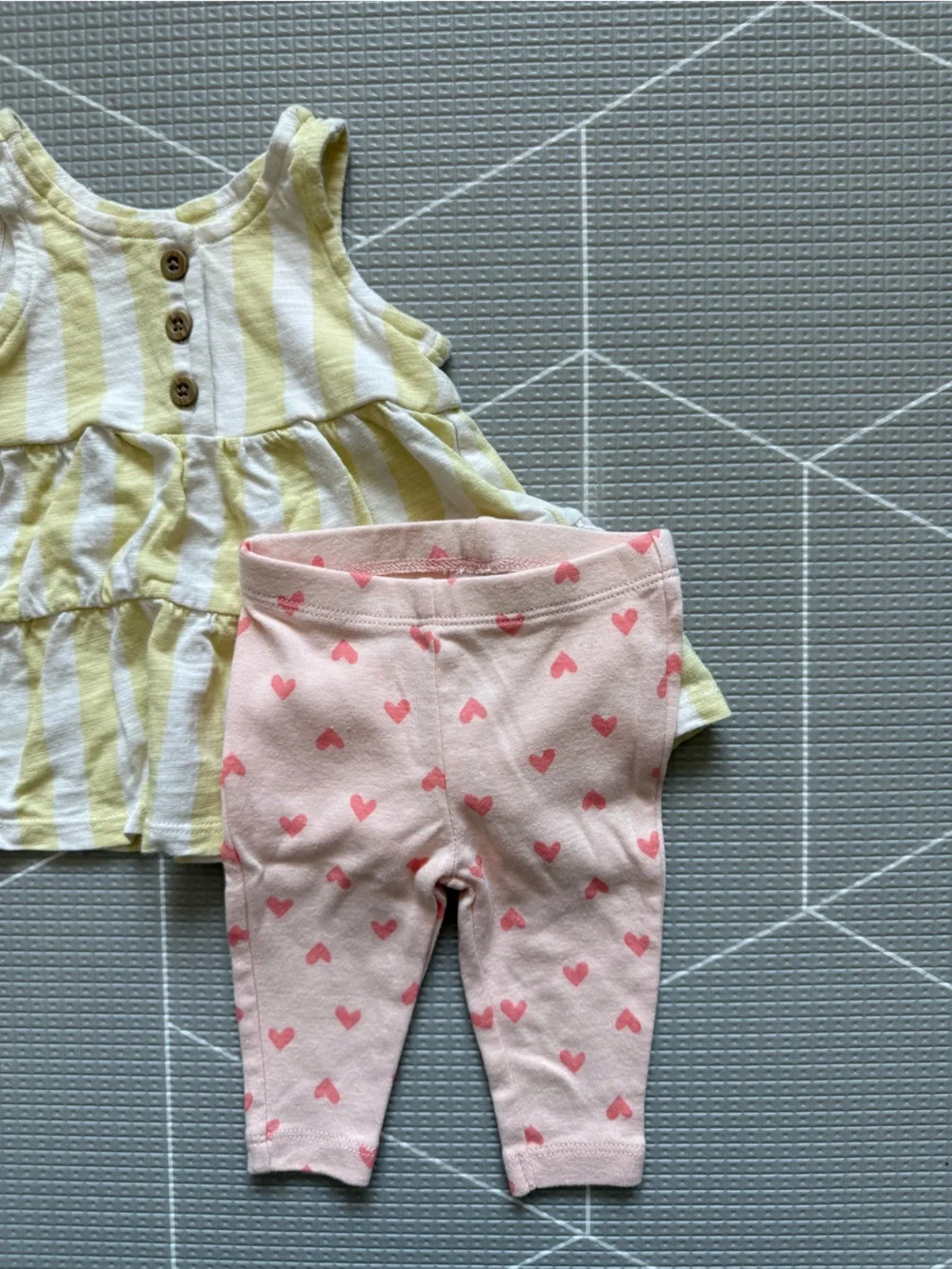Cloud island|Baby girl set,Striped Yellow Tiered flowy tunic & Heart Leggings•••